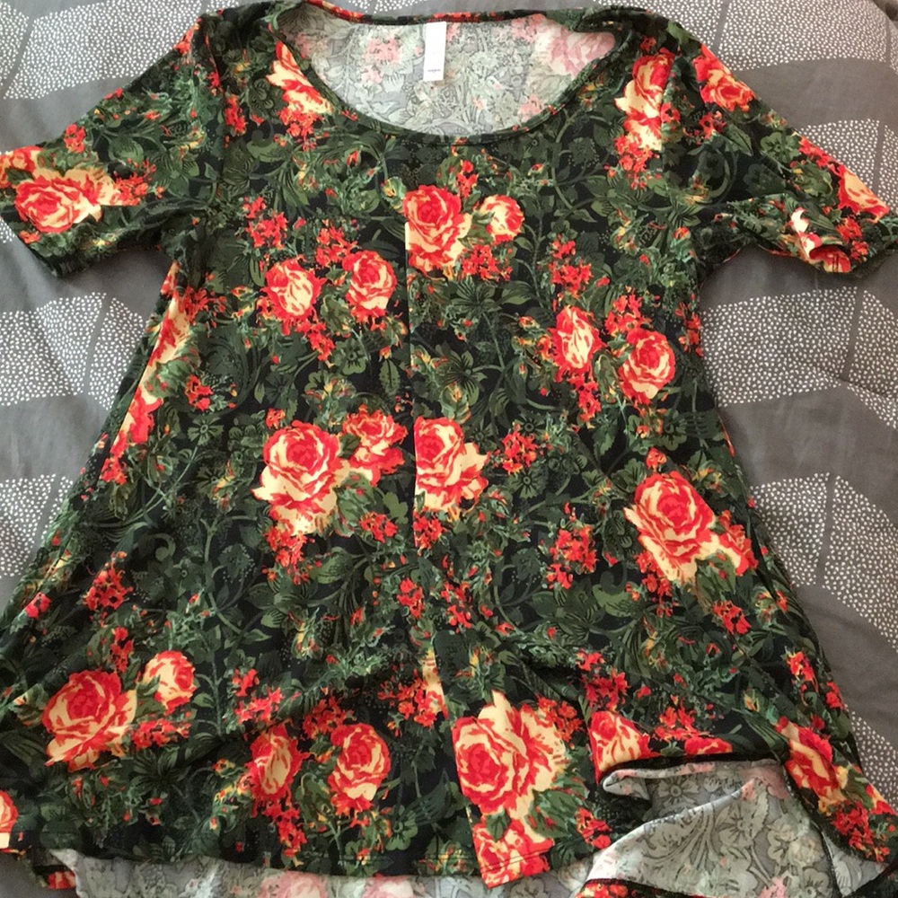 Lularoe Floral Print Perfect Tee Size Small